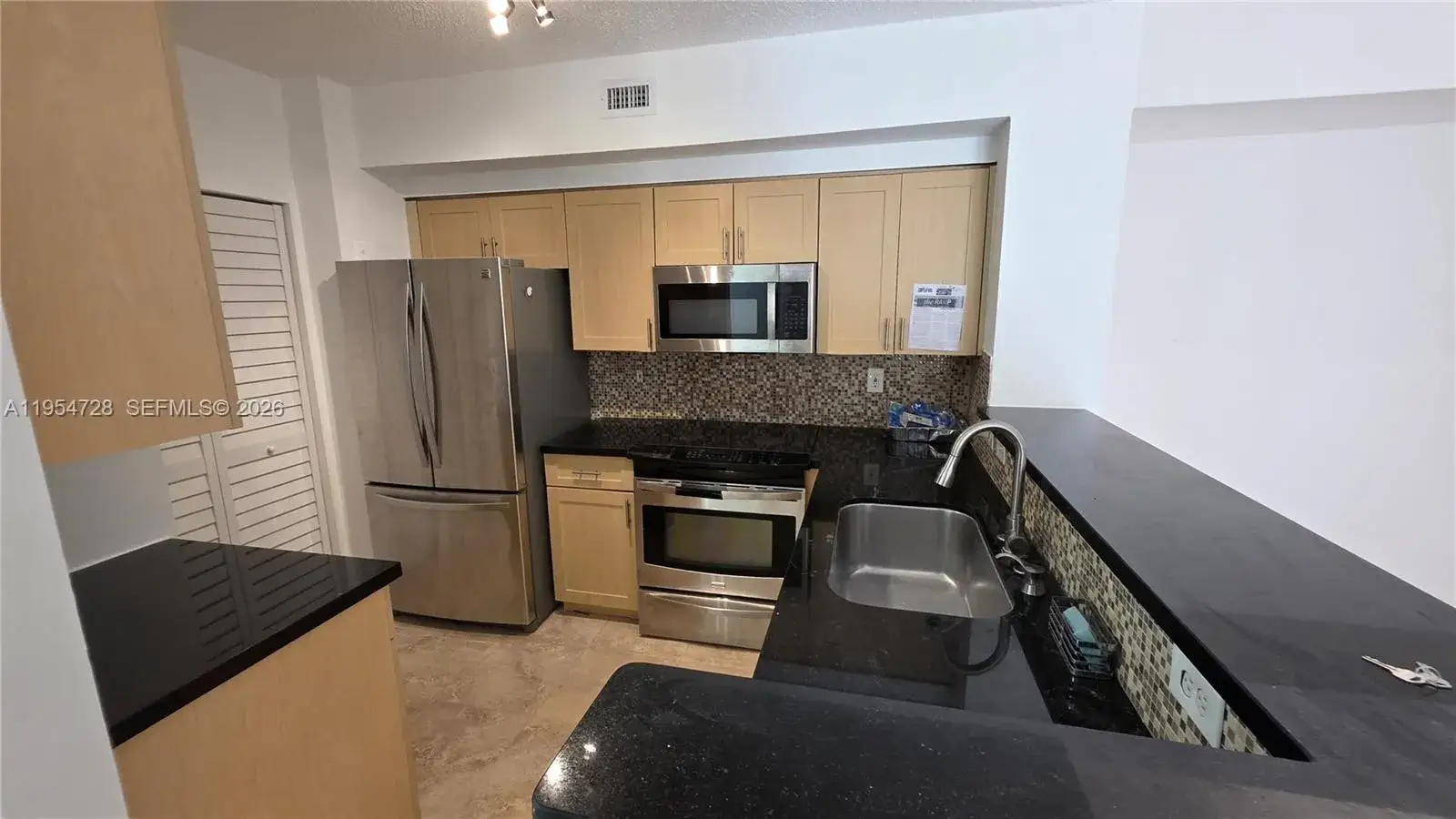 3 bedroom 2 bath Residential Lease for rent at 2090 W PRESERVE WY # 301, Miramar FL 33025