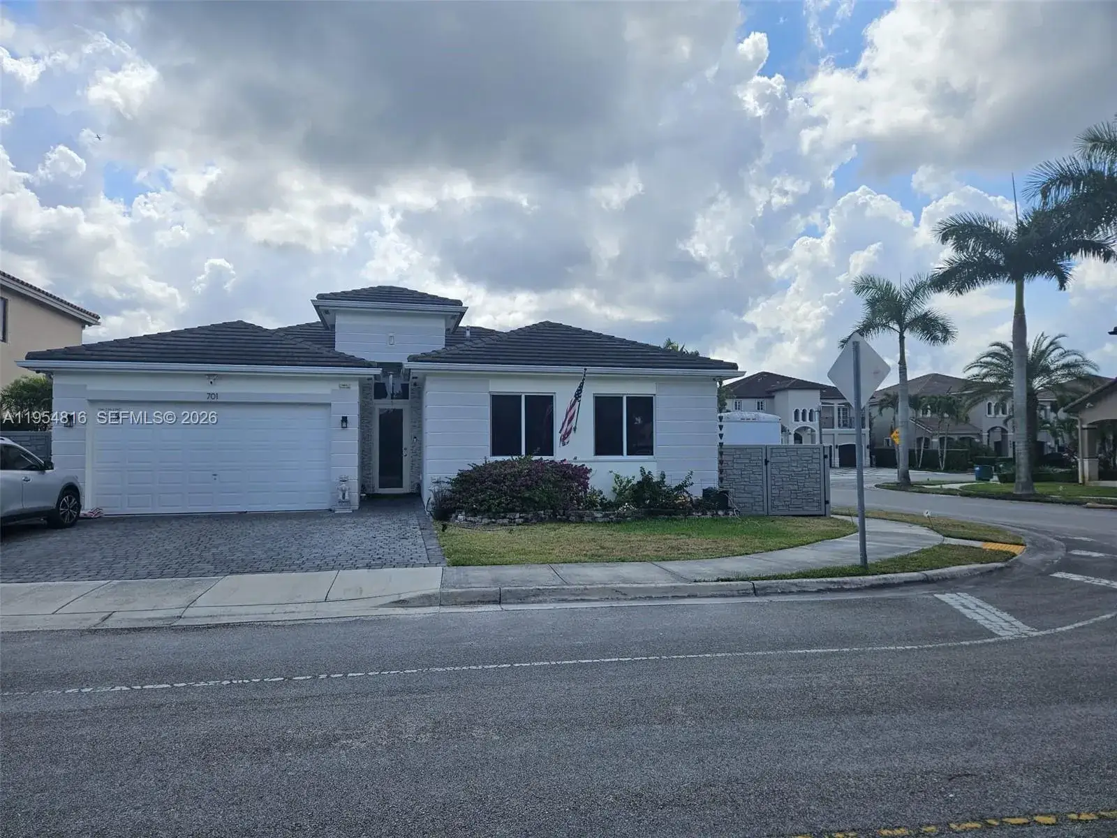 1 bedroom 1 bath Residential Lease for rent at 701 NW 127th Pl, Miami FL 33182