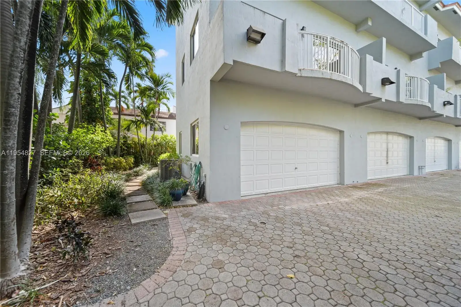 2 bedroom 2 bath Residential Lease for rent at 2951 Virginia St # 2957, Miami FL 33133