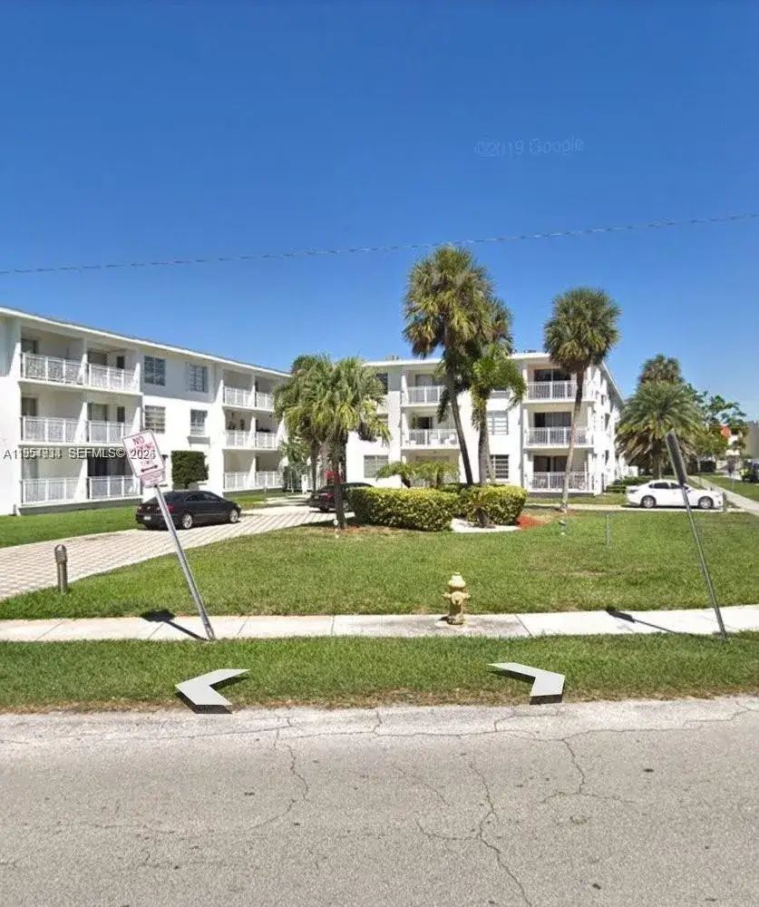 2 bedroom 2 bath Residential for sale at 1631 NE 114th St # 201, Miami FL 33181