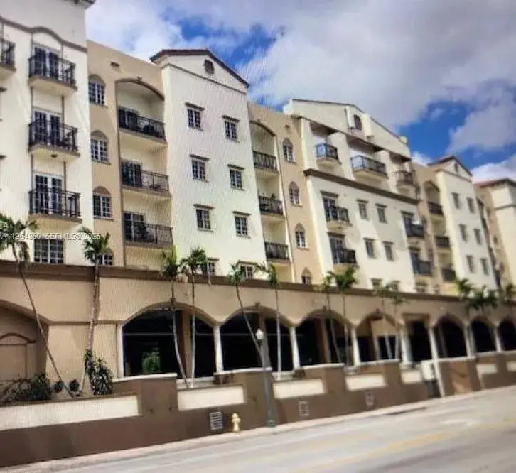 3 bedroom 2 bath Residential Lease for rent at 5271 SW 8 St # 302, Miami FL 33134