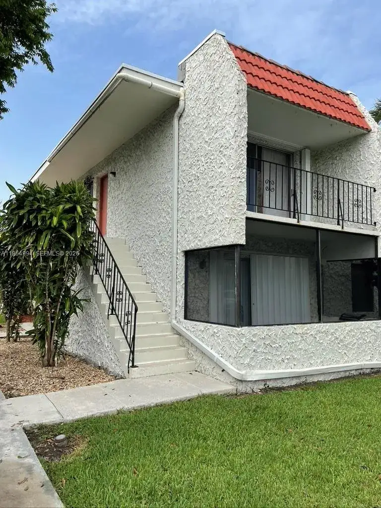 2 bedroom 2 bath Residential for sale at 8701 SW 141st St # G7, Palmetto Bay FL 33176