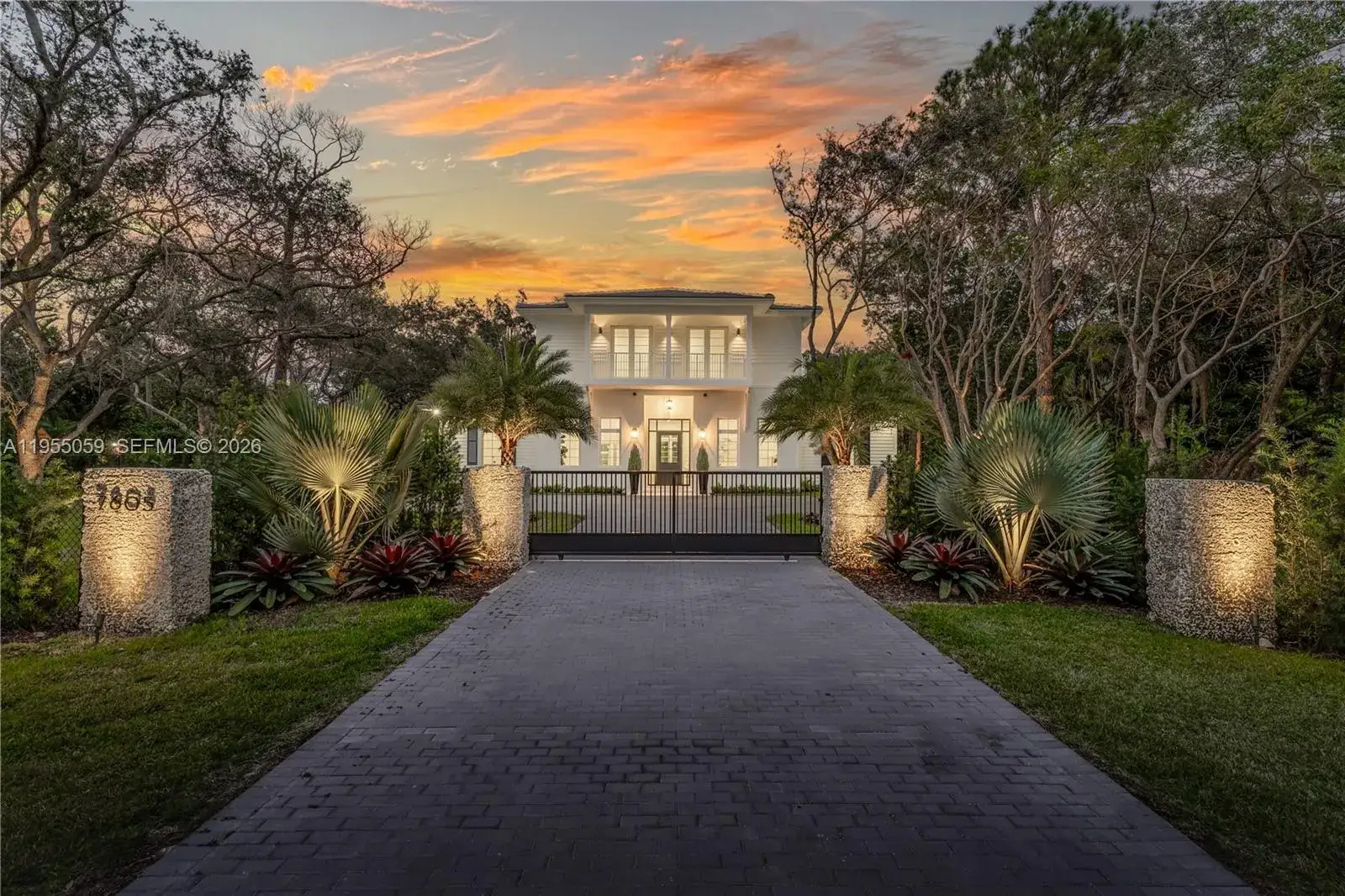 6 bedroom 7 bath Residential for sale at 7605 SW 71st Ave, Miami FL 33143
