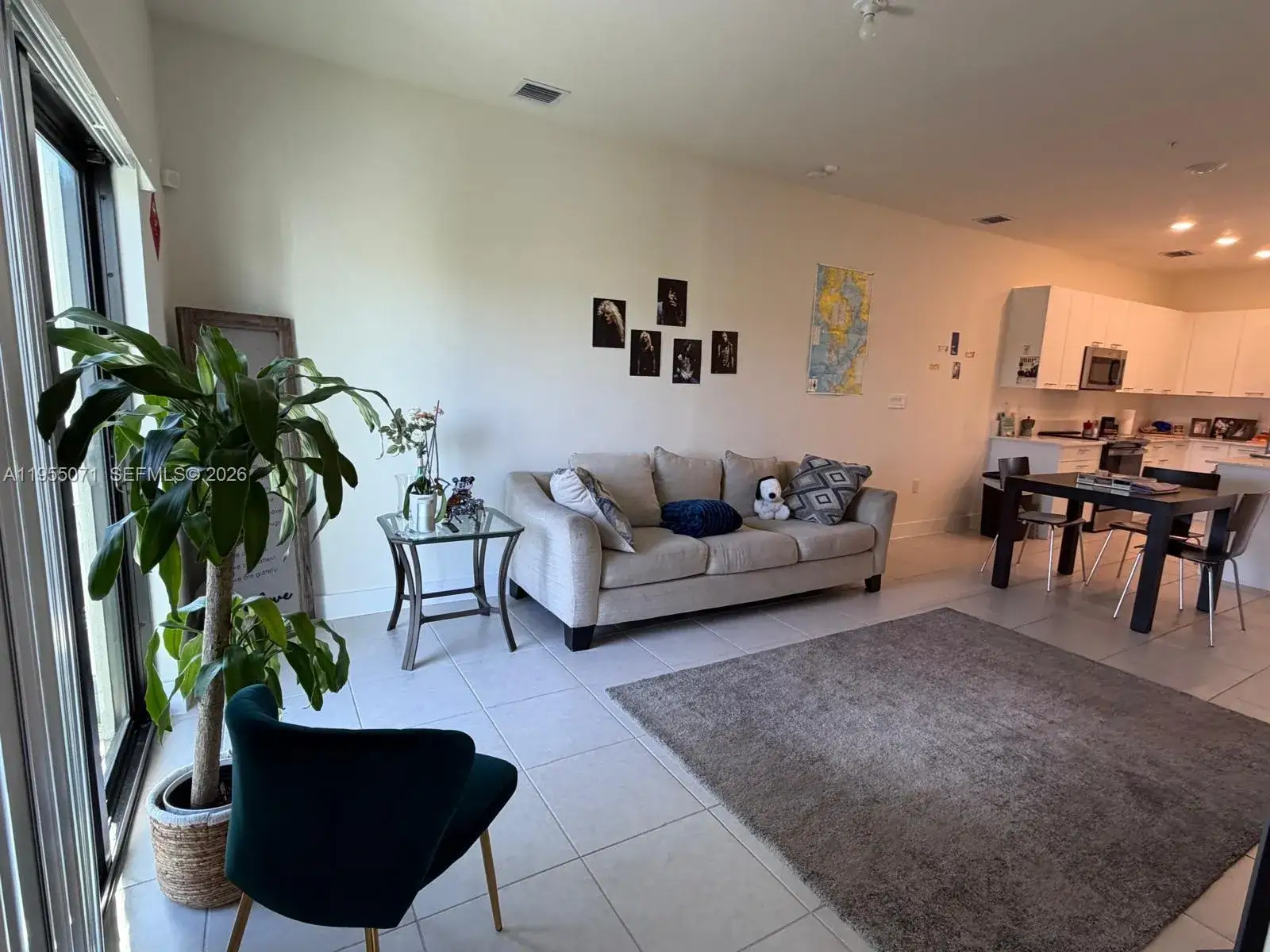 1 bedroom 1 bath Residential for sale at 8001 NW 41st St # 310, Doral FL 33166