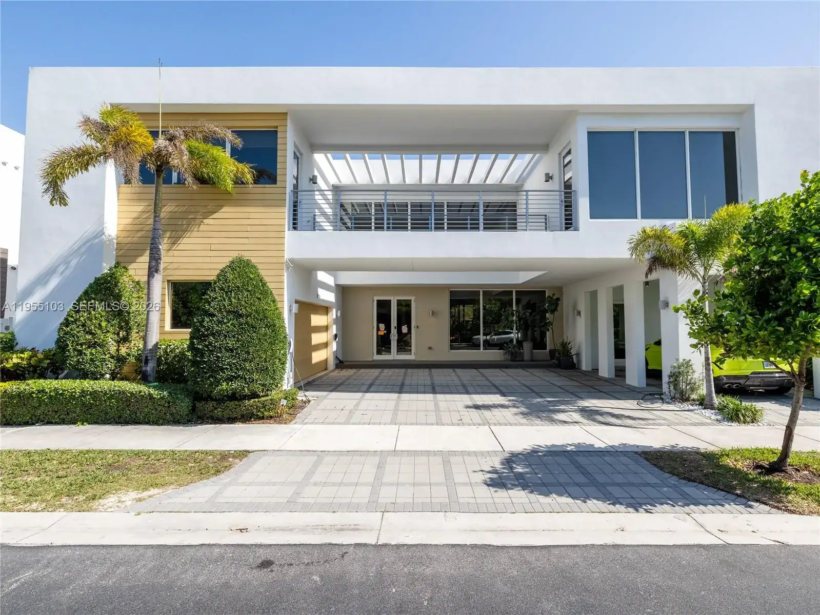 6 bedroom 7 bath Residential for sale at 7451 NW 103rd Ct, Doral FL 33178