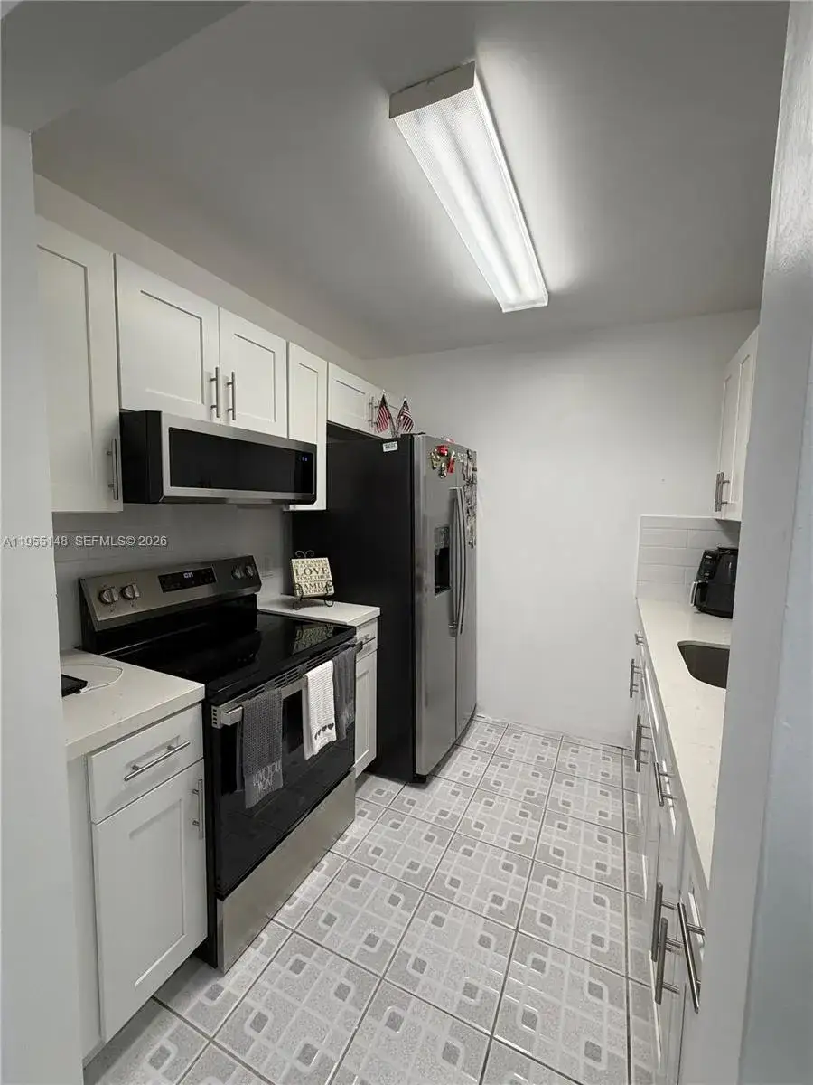 1 bedroom 1 bath Residential for sale at 200 SW 132nd Way # 109L, Pembroke Pines FL 33027