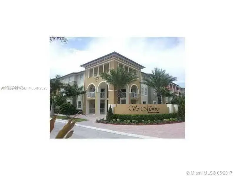 3 bedroom 2 bath Residential for sale at 11601 NW 89th St # 107, Doral FL 33178