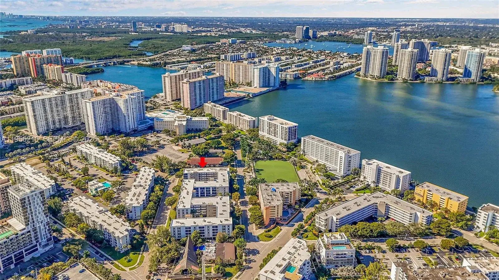 1 bedroom 1 bath Residential for sale at 201 178th Dr # 308, Sunny Isles Beach FL 33160