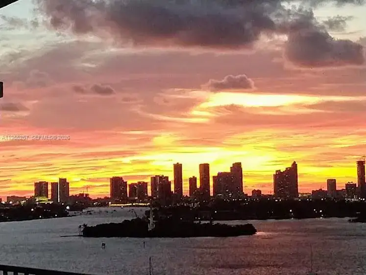 1 bedroom 1 bath Residential Lease for rent at 1228 West Ave # 405, Miami Beach FL 33139