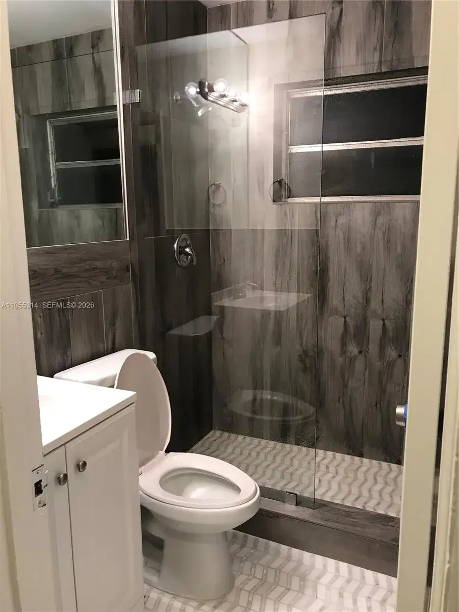 2 bedroom 1 bath Residential Lease for rent at 2450 NE 188 STREET # 2456, Miami FL 33180