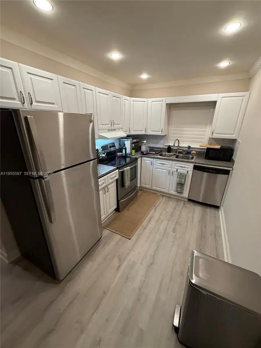 1 bedroom 1 bath Residential for sale at 7765 SW 86th St # 112, Miami FL 33143