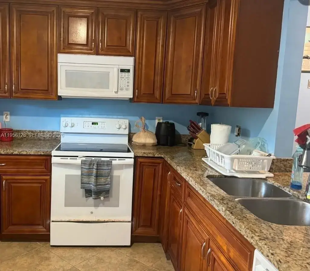 2 bedroom 2 bath Residential for sale at 4321 NW 9th Ave # 104, Deerfield Beach FL 33064