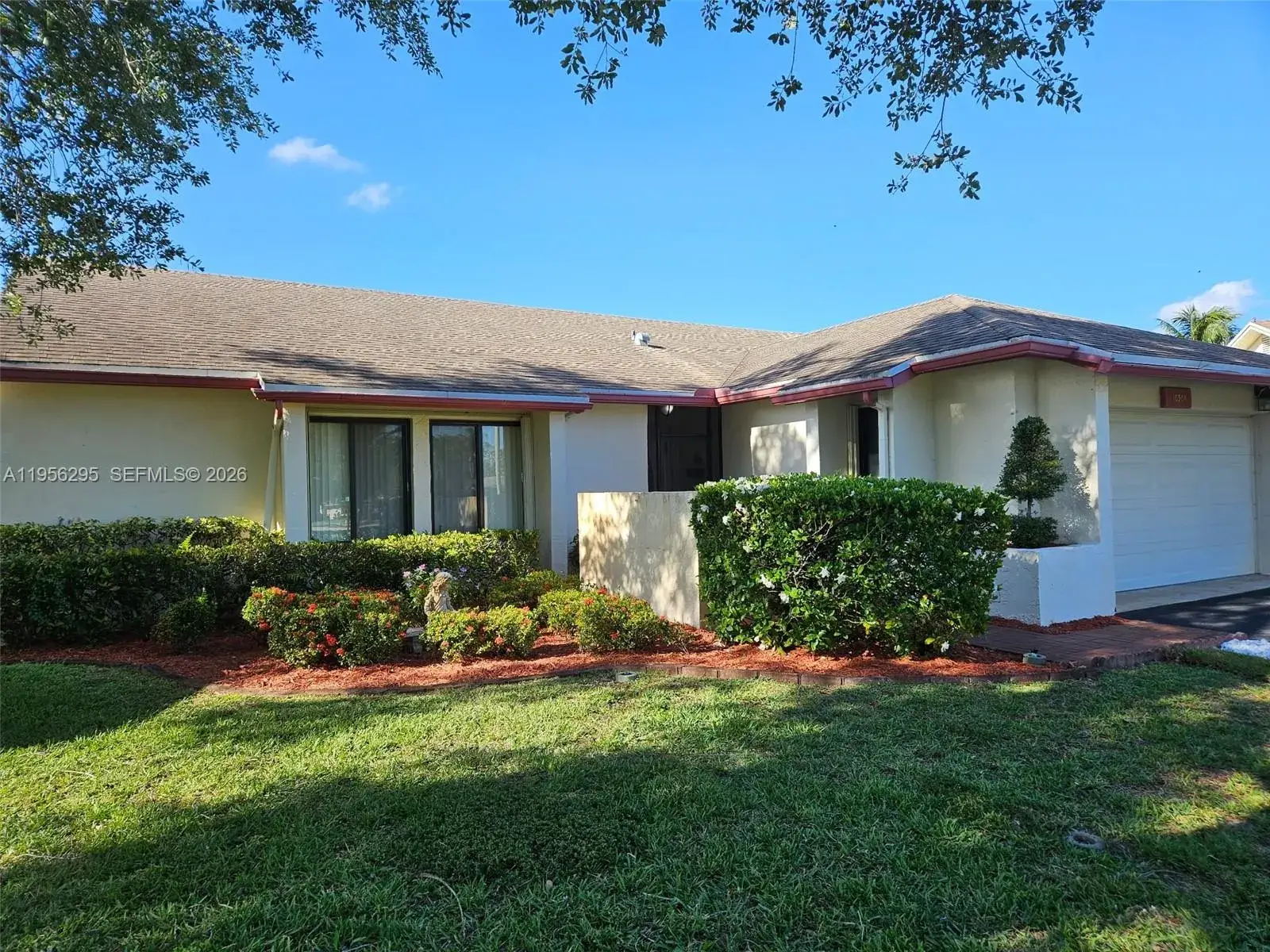 2 bedroom 2 bath Residential for sale at 10301 Greenbriar Ct, Boca Raton FL 33498