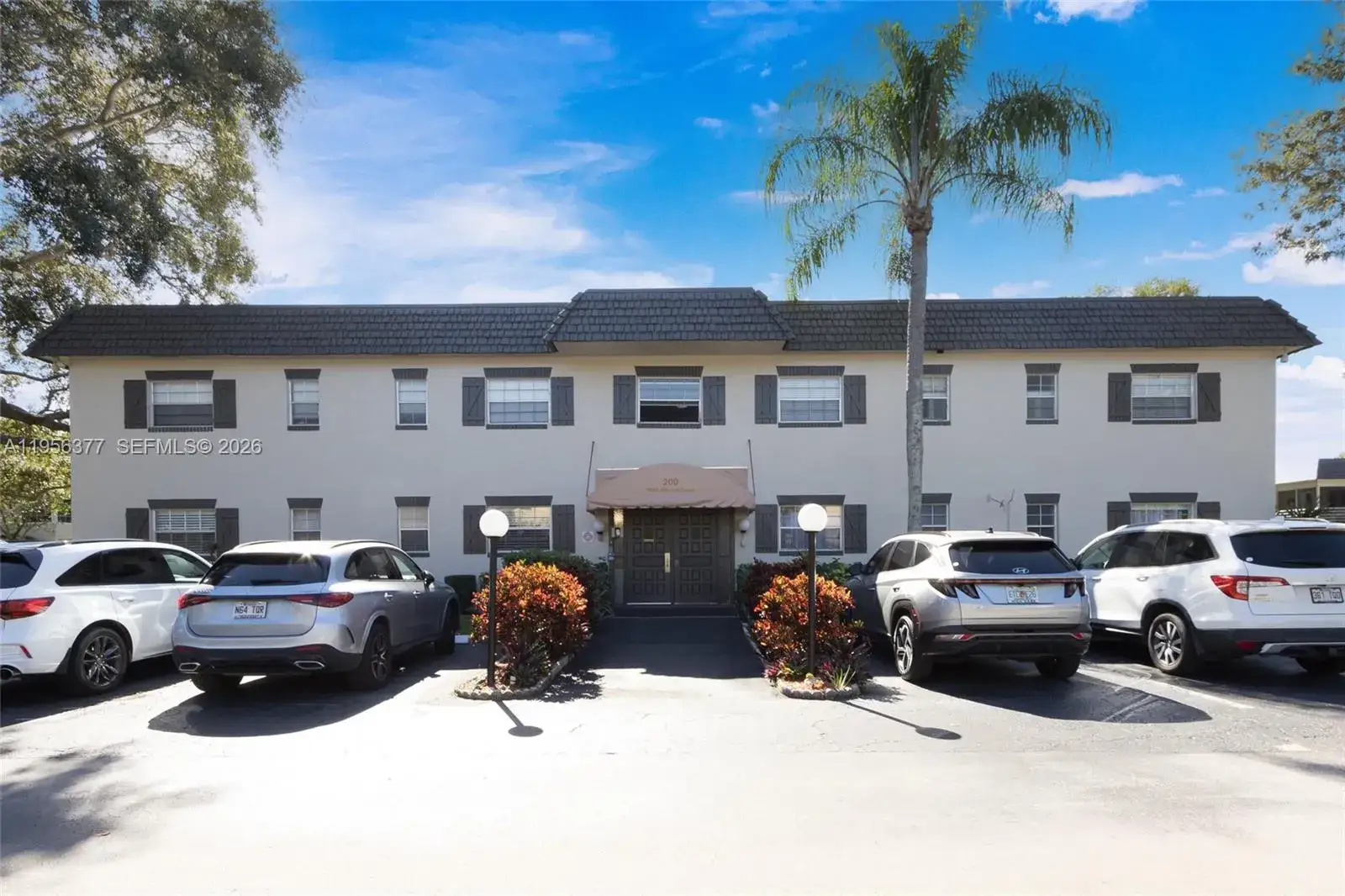 2 bedroom 2 bath Residential for sale at 5661 SW 2nd Ct # 101, Margate FL 33068