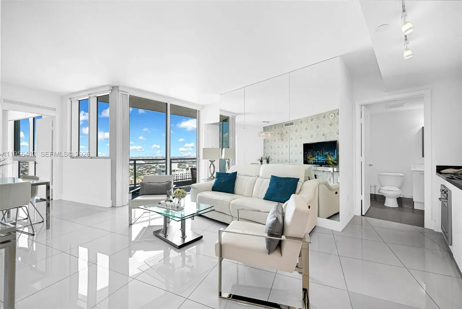 2 bedroom 2 bath Residential for sale at 92 SW 3rd St # 4806, Miami FL 33130