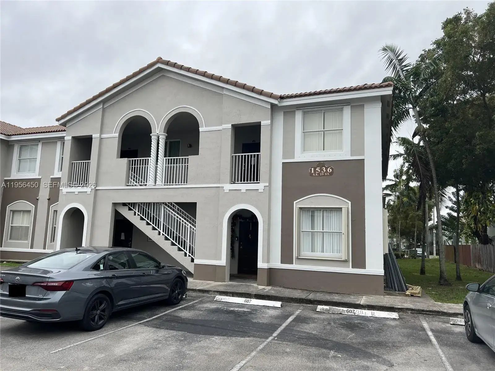 3 bedroom 2 bath Residential for sale at 1536 SE 25th St # 100, Homestead FL 33035