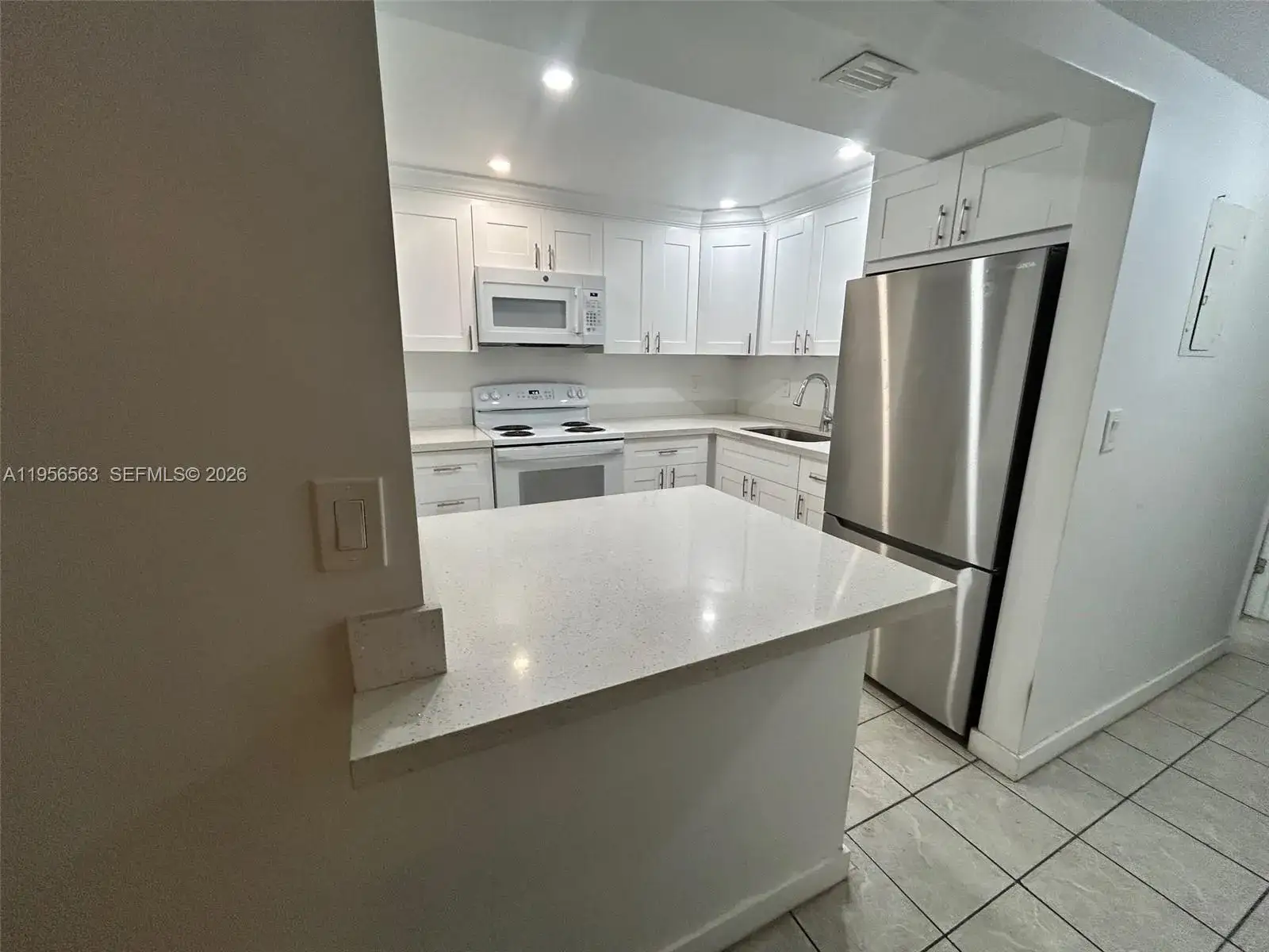2 bedroom 2 bath Residential for sale at 815 SW 30th St # J, Fort Lauderdale FL 33315