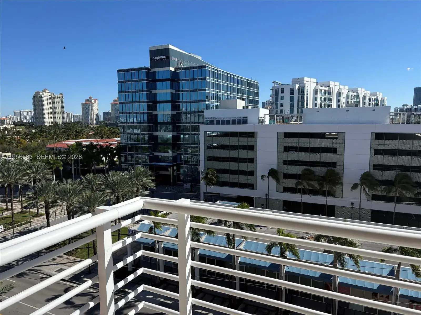 1 bedroom 1 bath Residential for sale at 18800 NE 29th Ave # 807, Aventura FL 33180
