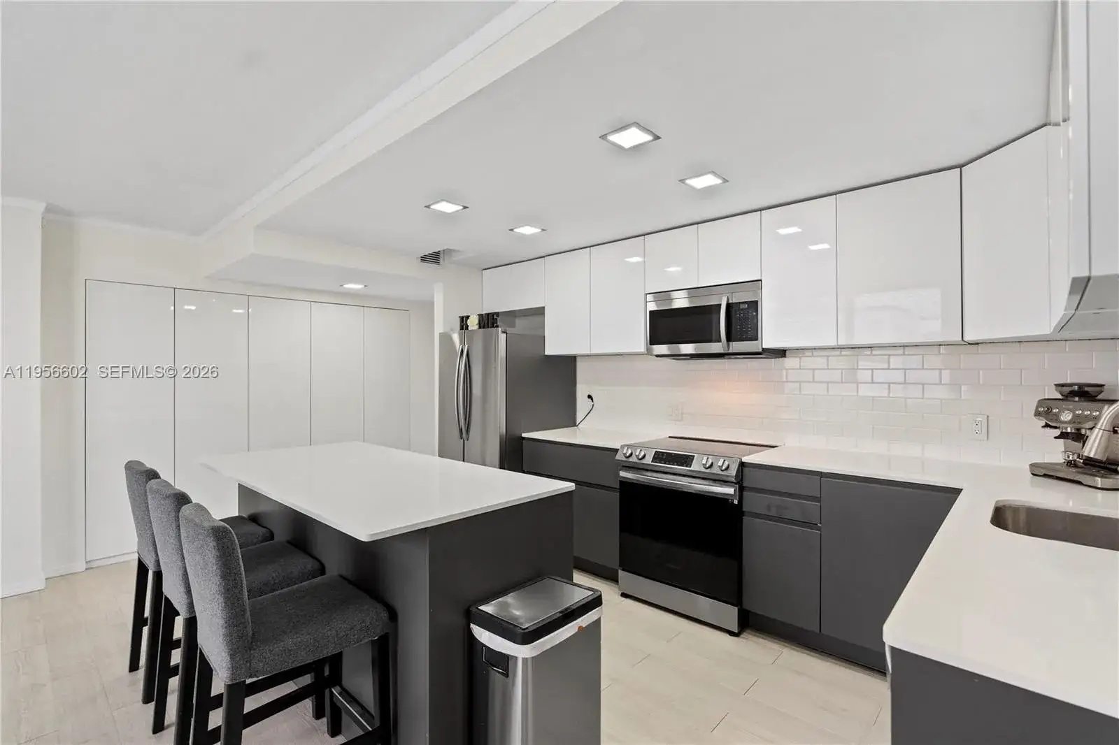 3 bedroom 2 bath Residential for sale at 3440 NE 192nd St # A, Aventura FL 33180