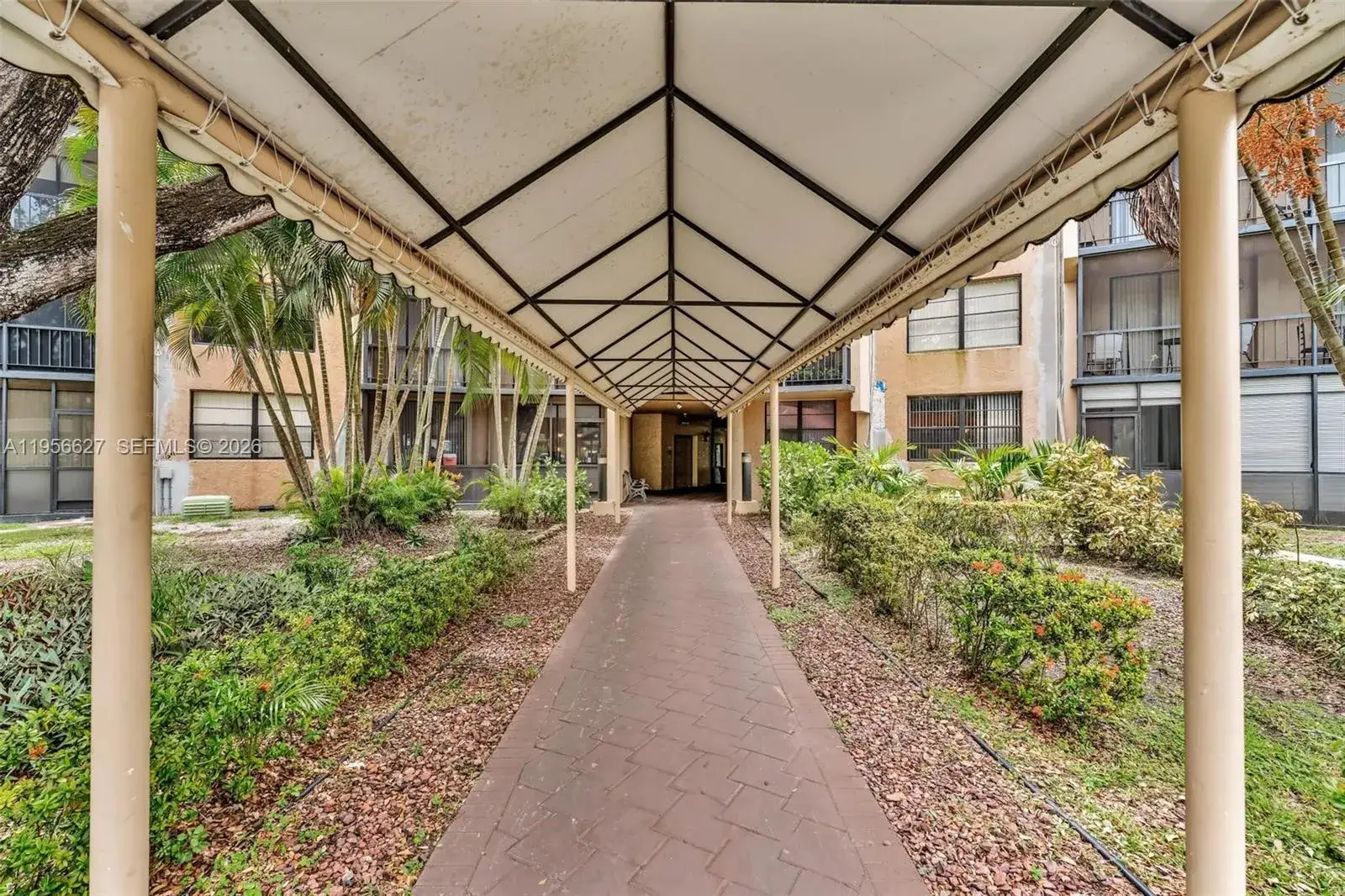 1 bedroom 2 bath Residential for sale at 3800 N Hills Dr # 312, Hollywood FL 33021