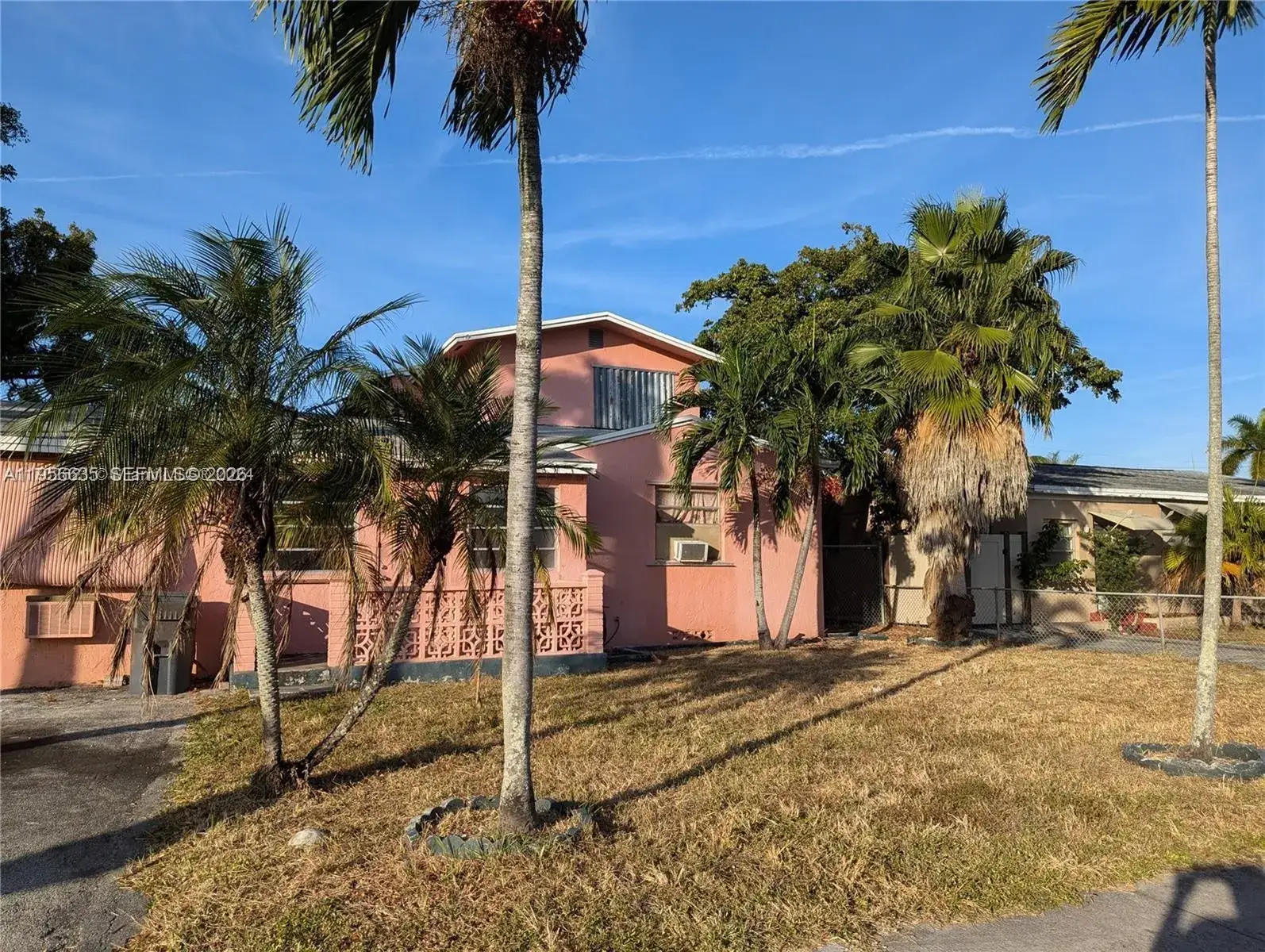 6 bedroom 3 bath Residential for sale at 1853 Taft St, Hollywood FL 33020