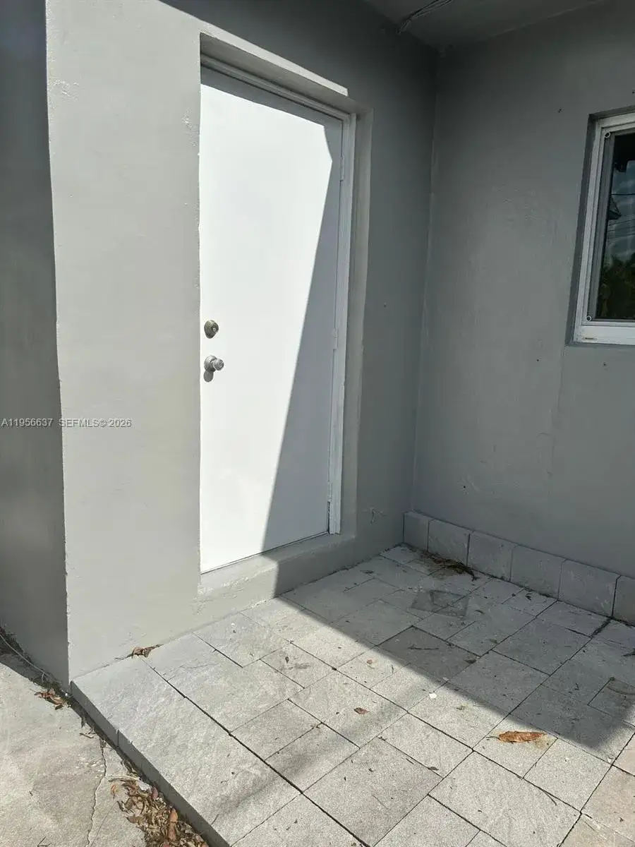 3 bedroom 2 bath Residential for sale at 226 SW 11th St, Dania Beach FL 33004