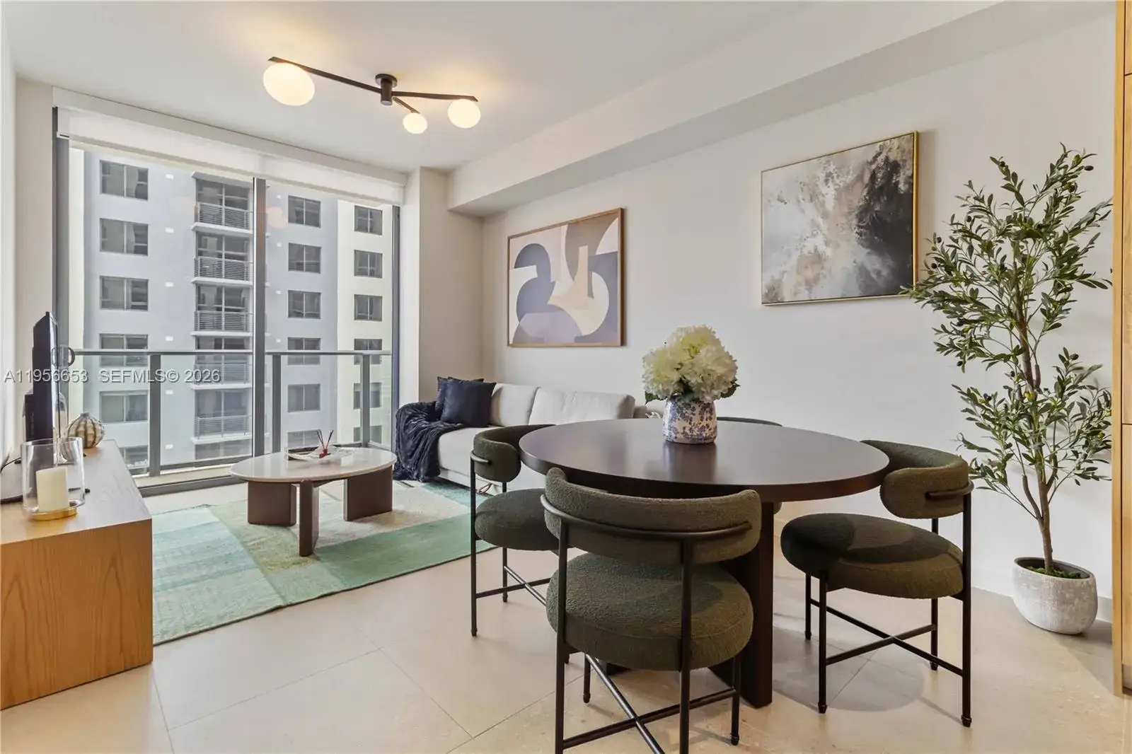 1 bedroom 1 bath Residential Lease for rent at 11 NE 6 # 1513, Miami FL 33132
