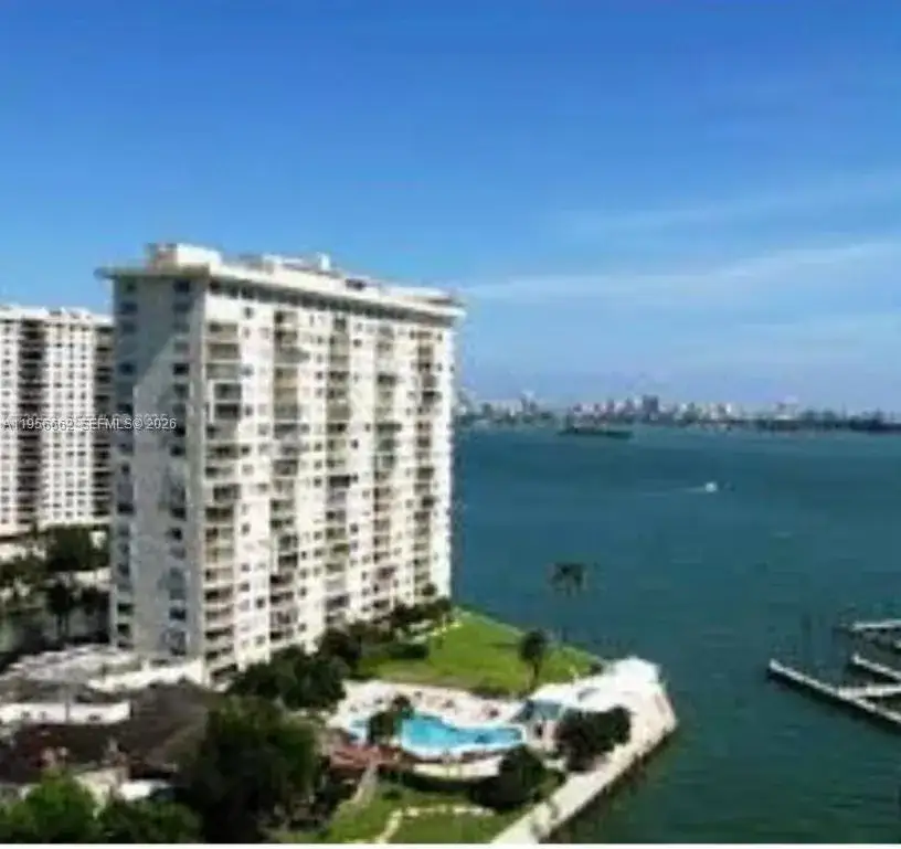 2 bedroom 2 bath Residential Lease for rent at 11111 Biscayne Blvd # 4D, Miami FL 33181
