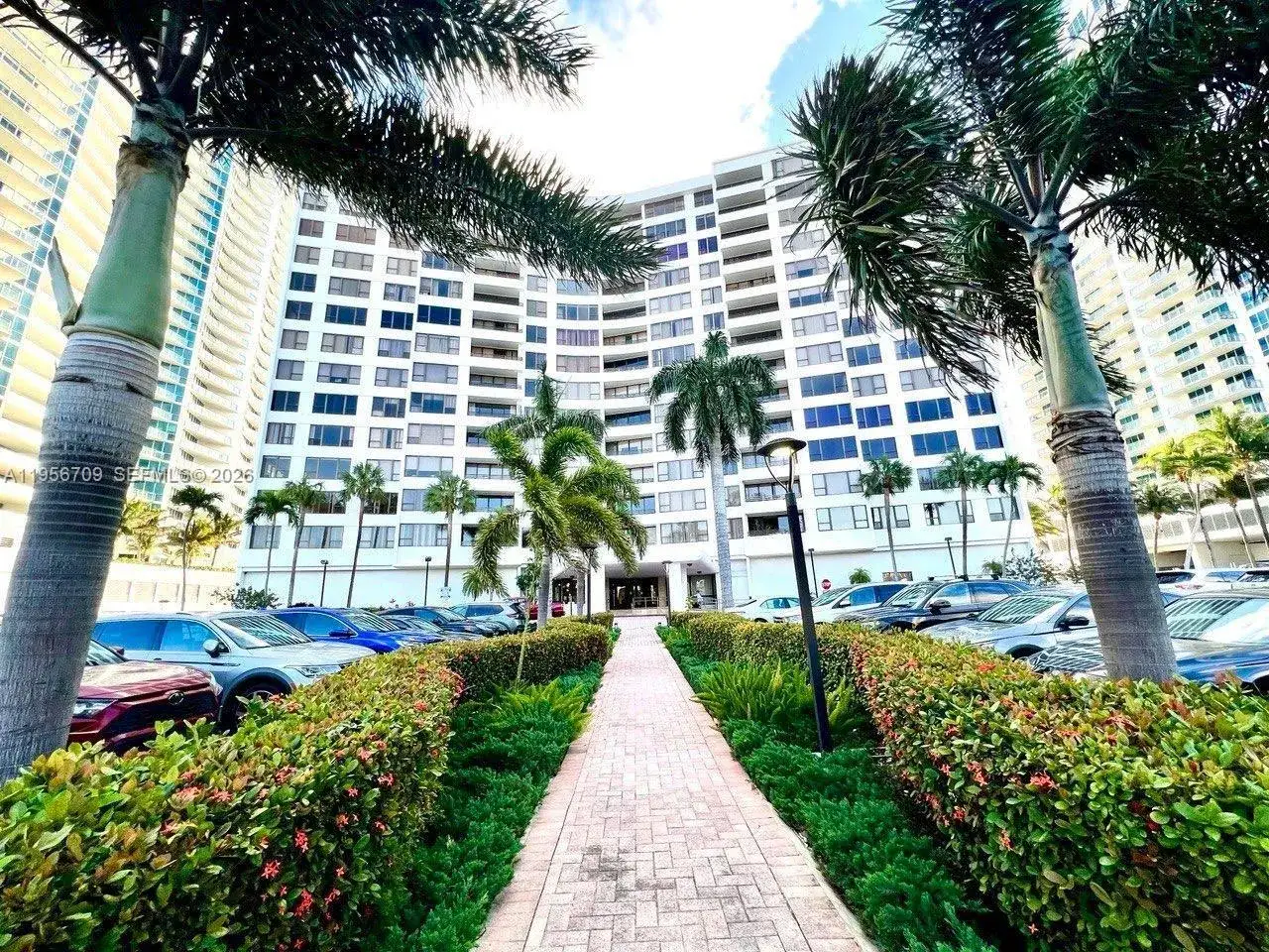 1 bedroom 1 bath Residential Lease for rent at 3505 S Ocean Dr # 619, Hollywood FL 33019
