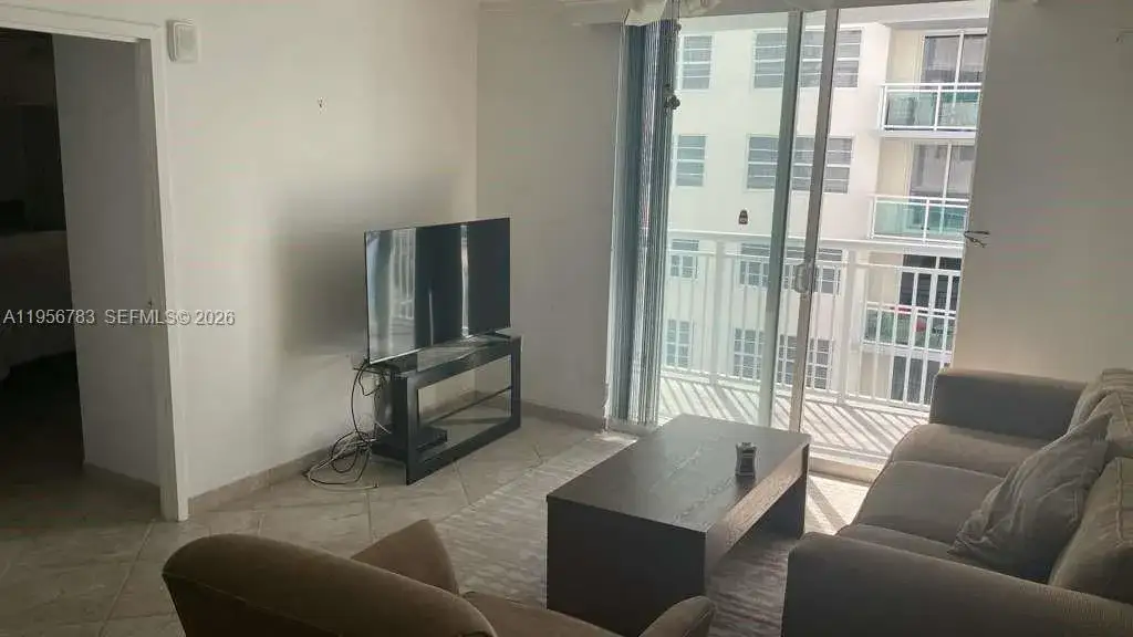 1 bedroom 1 bath Residential Lease for rent at 6969 Collins Ave # 1106, Miami Beach FL 33141