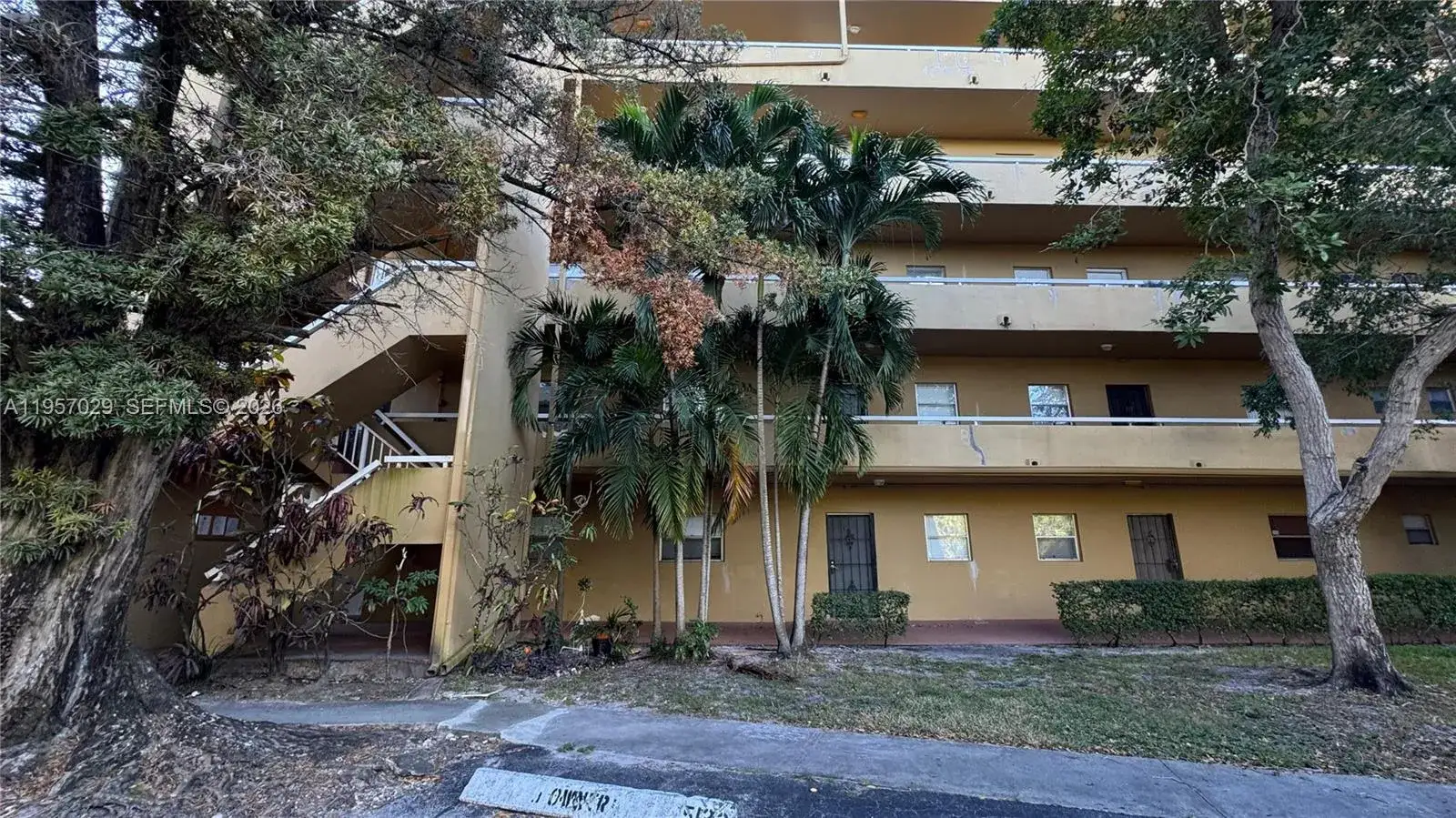 2 bedroom 2 bath Residential Lease for rent at 4111 Stirling Rd # 102, Dania Beach FL 33314