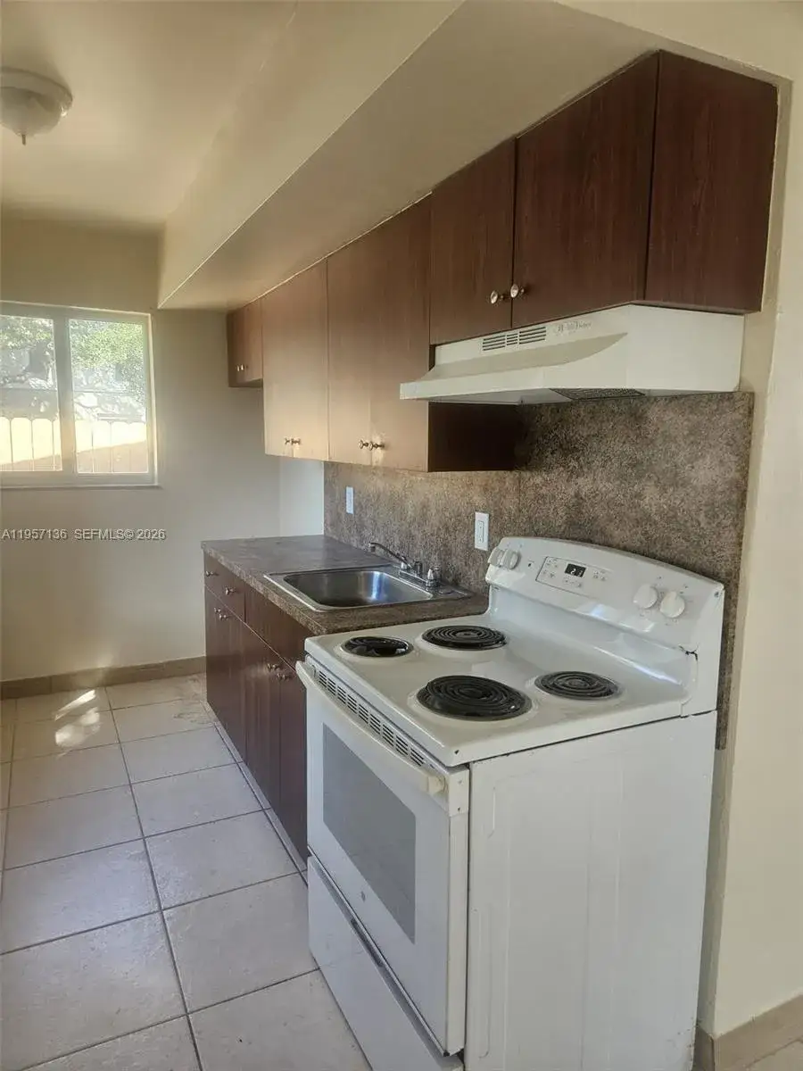 2 bedroom 1 bath Residential Lease for rent at 2230 Madison St # 01, Hollywood FL 33020