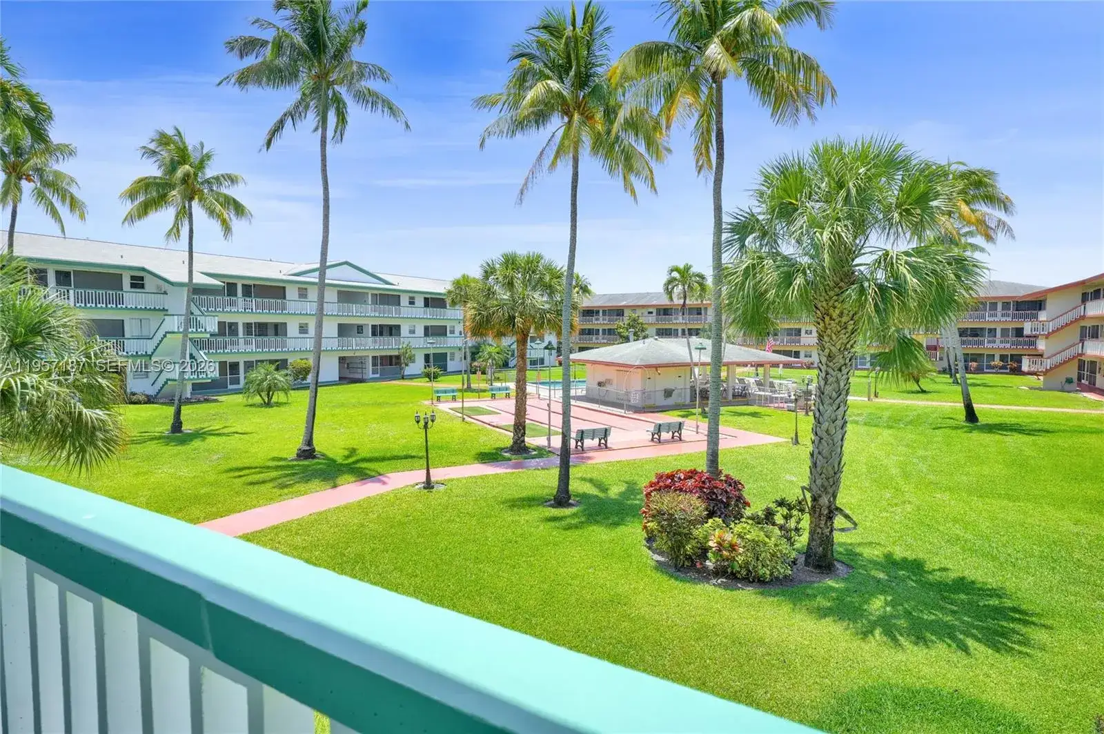 2 bedroom 1 bath Residential for sale at 5300 Washington St # I205, Hollywood FL 33021