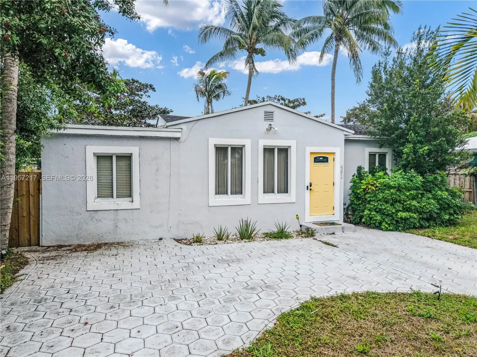 3 bedroom 2 bath Residential for sale at 491 NW 108th Ter, Miami FL 33168