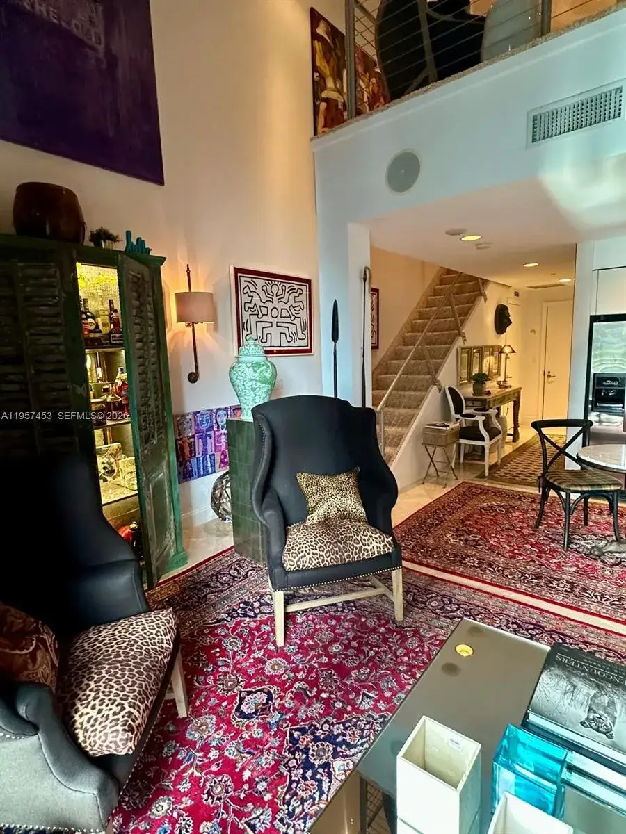 1 bedroom 2 bath Residential Lease for rent at 1050 Brickell Ave # 818, Miami FL 33131