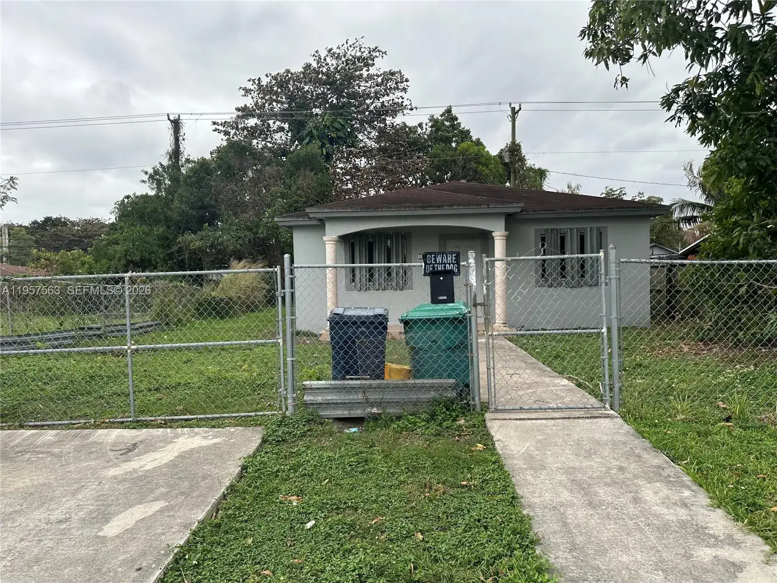 3 bedroom 2 bath Residential for sale at 10136 E Hibiscus St, Palmetto Bay FL 33157