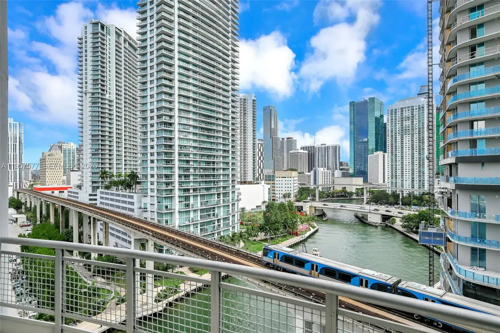 2 bedroom 2 bath Residential Lease for rent at 690 SW 1st Ct # 1502, Miami FL 33130