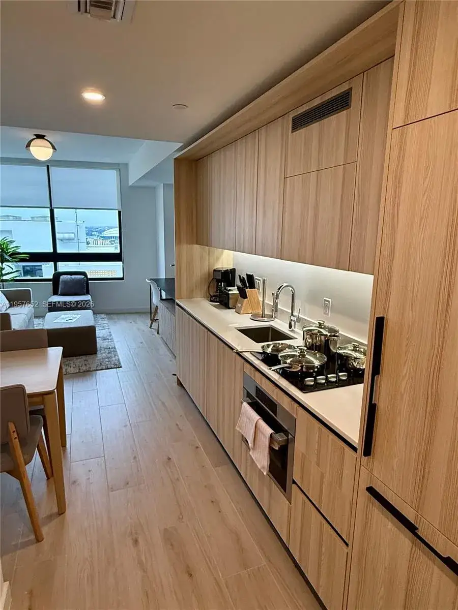 2 bedroom 2 bath Residential for sale at 225 N Miami Ave # 3406, Miami FL 33128