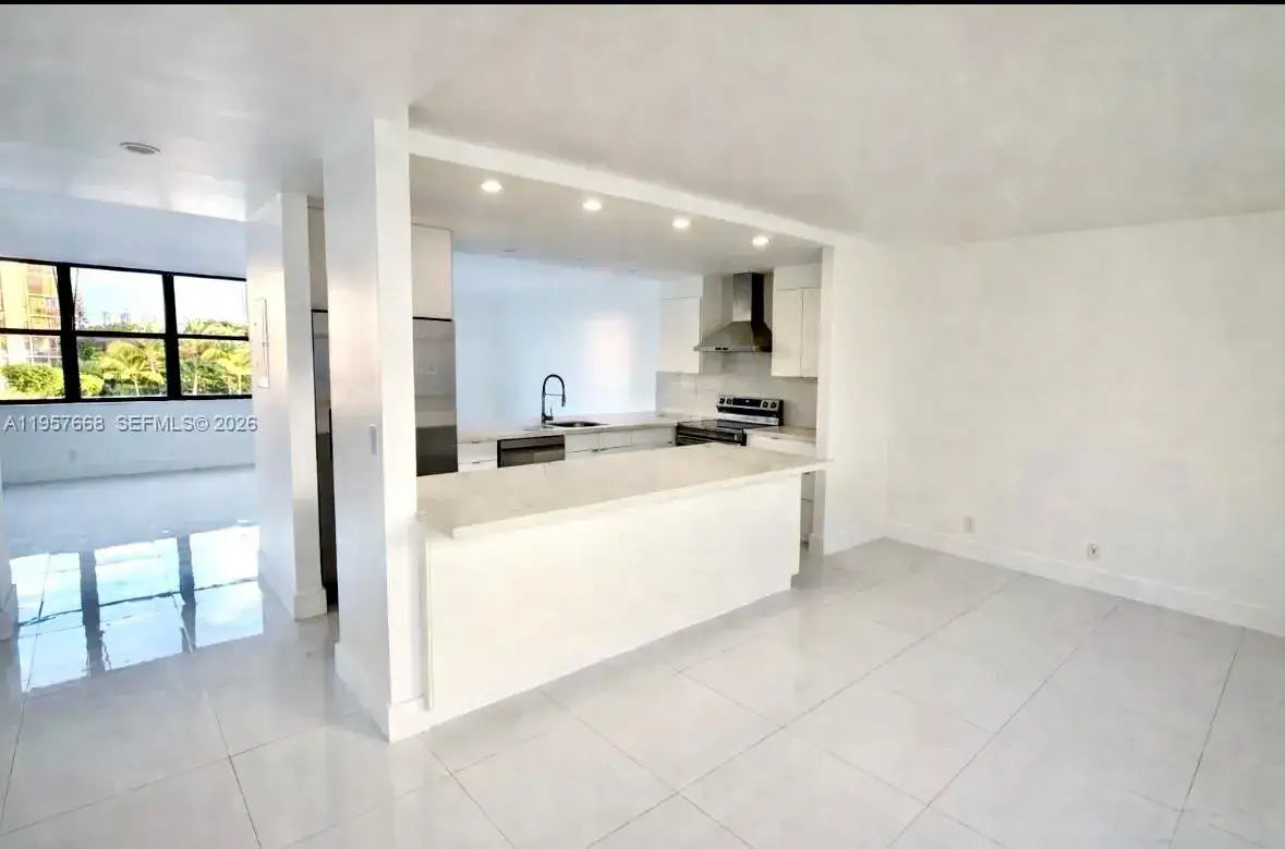 3 bedroom 2 bath Residential for sale at 20441 NE 30th Ave # 9, Aventura FL 33180