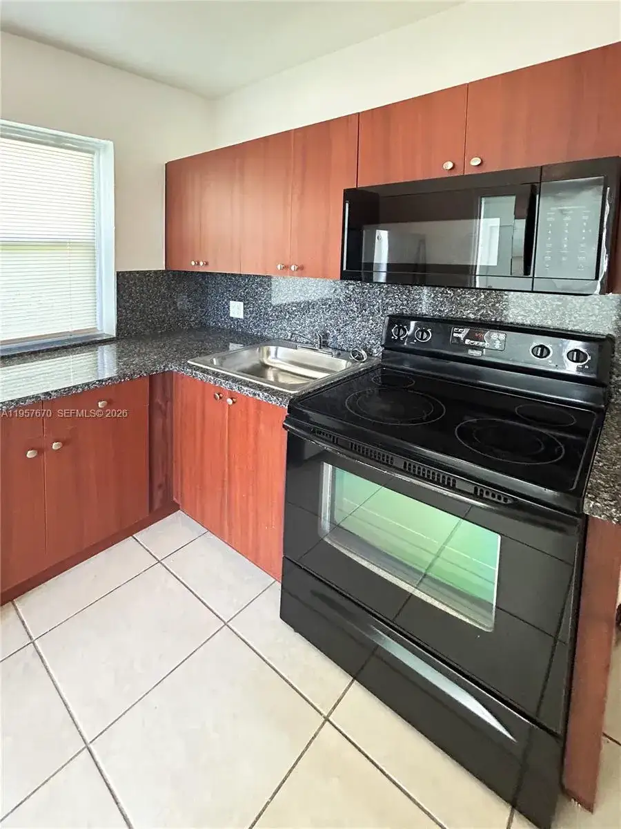 1 bedroom 1 bath Residential Lease for rent at 667 NE 86th St # A, Miami FL 33138