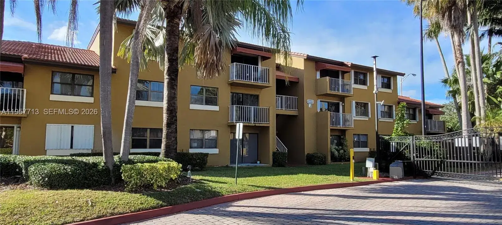 1 bedroom 1 bath Residential Lease for rent at 15650 SW 80th St # 208, Miami FL 33193