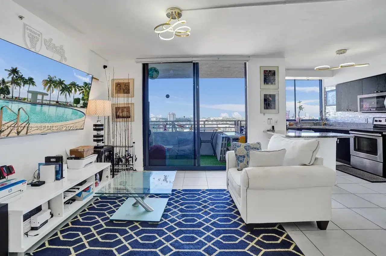 2 bedroom 2 bath Residential for sale at 1330 West Ave # 1811, Miami Beach FL 33139