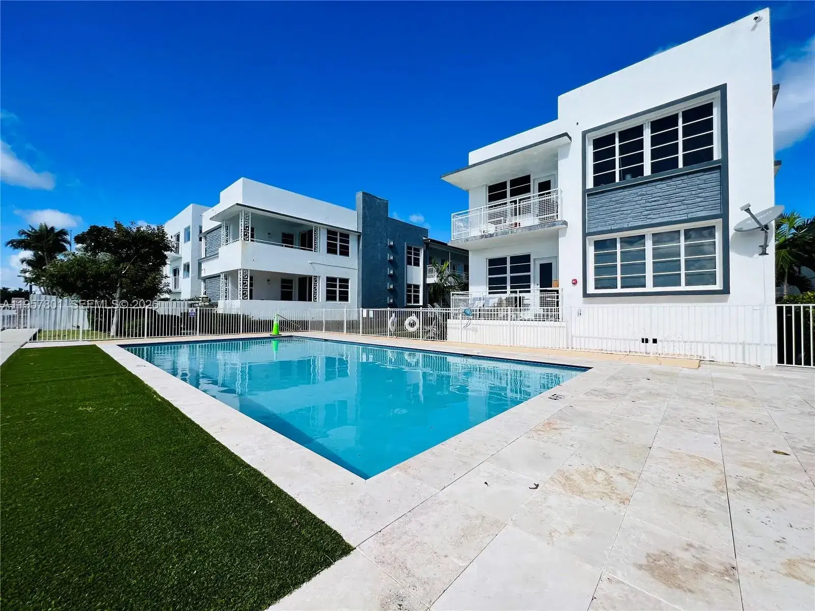 1 bedroom 1 bath Residential Lease for rent at 960 Bay Dr # 901, Miami Beach FL 33141
