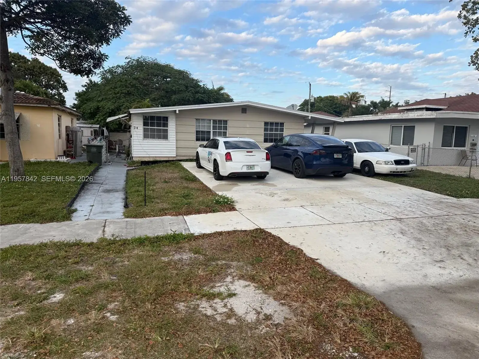 1 bedroom 1 bath Residential Lease for rent at 34 SW 5th St # 2, Hallandale Beach FL 33009