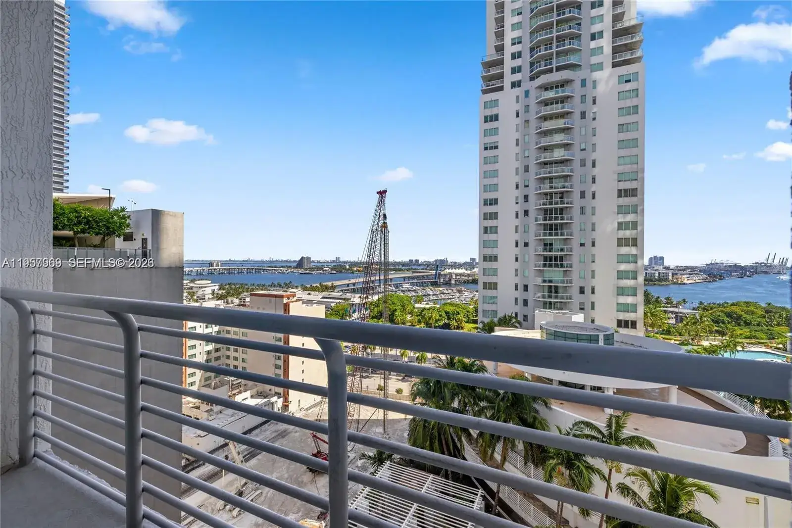 1 bedroom 1 bath Residential Lease for rent at 234 NE 3rd St # 1704, Miami FL 33132