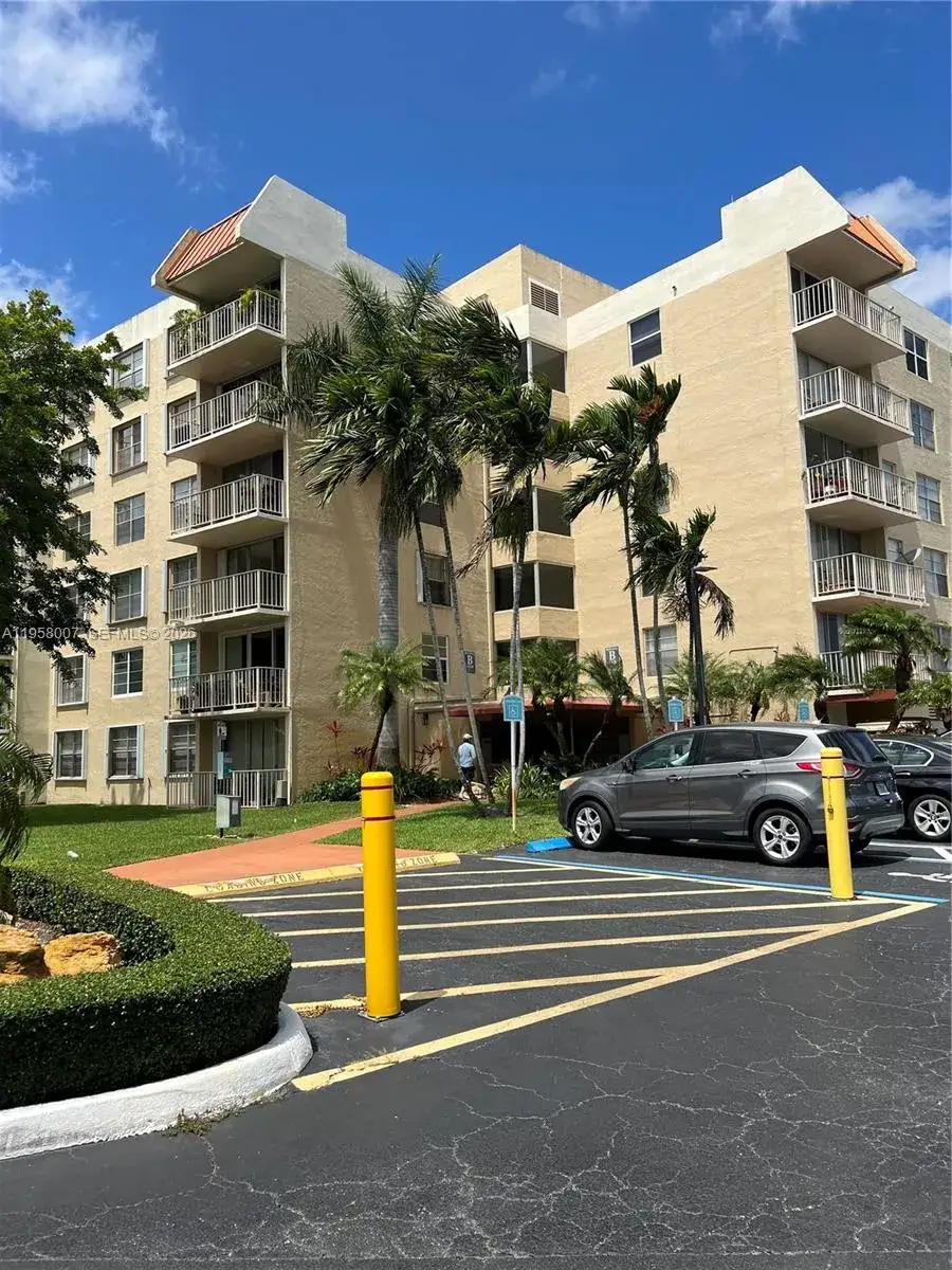 2 bedroom 2 bath Residential for sale at 13120 SW 92nd Ave # 406, Miami FL 33176