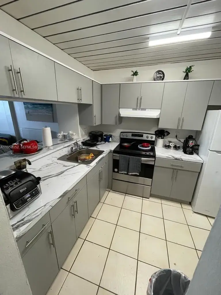 2 bedroom 2 bath Residential Lease for rent at 19781 SW 114th Ave # 243, Miami FL 33157