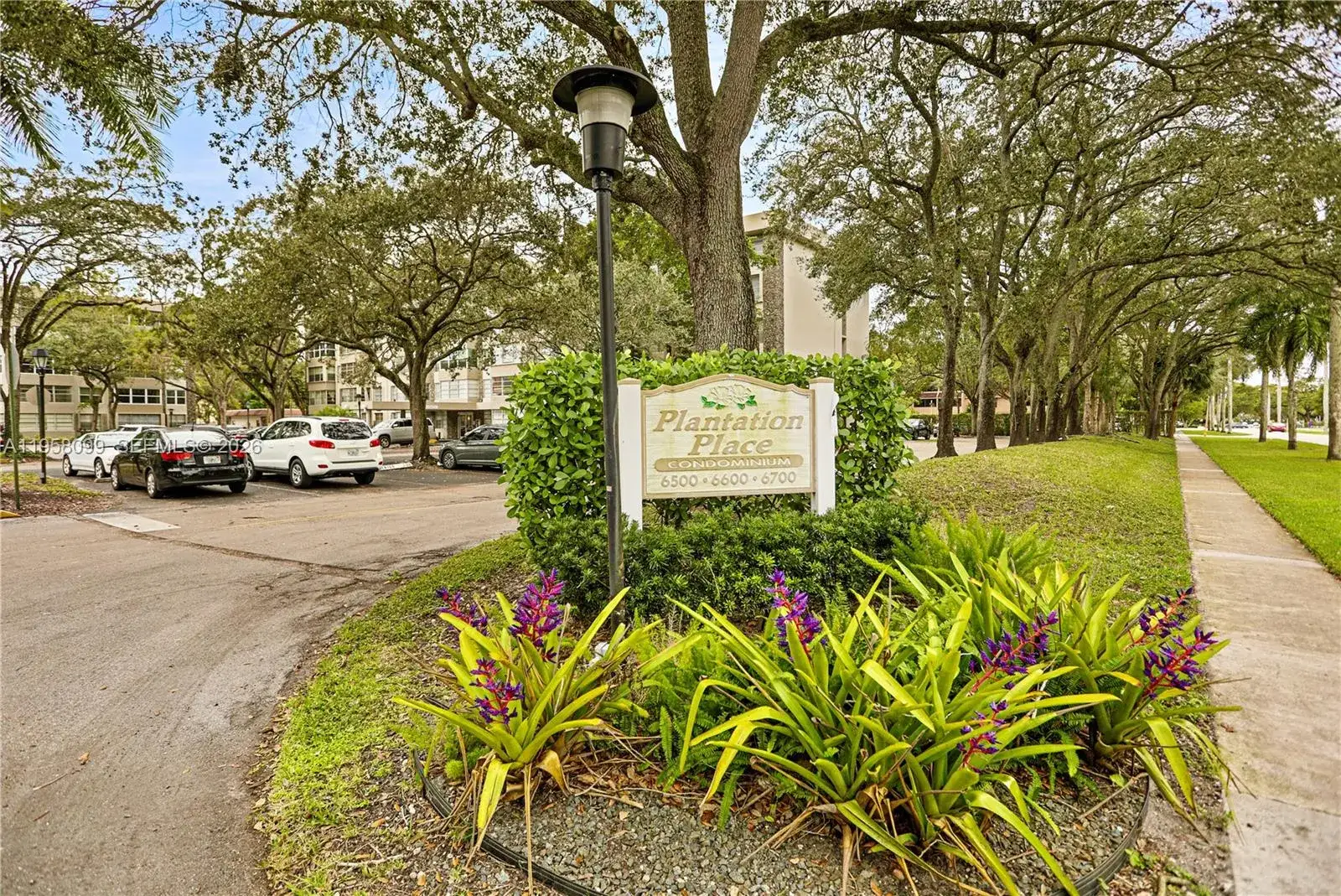 2 bedroom 2 bath Residential for sale at 6600 Cypress Rd # 105, Plantation FL 33317