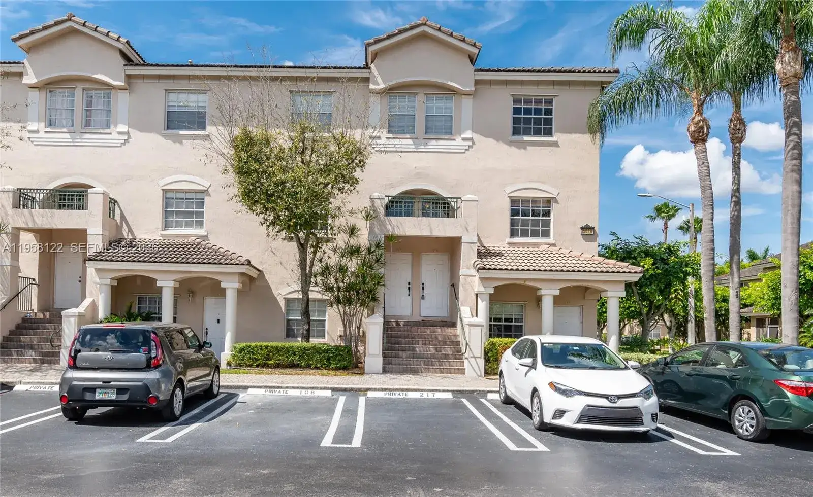 3 bedroom 2 bath Residential for sale at 5610 NW 114th Pl # 218, Doral FL 33178