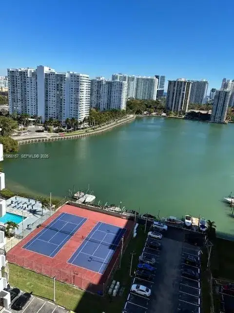 2 bedroom 2 bath Residential for sale at 2750 NE 183rd St # 1902, Aventura FL 33160
